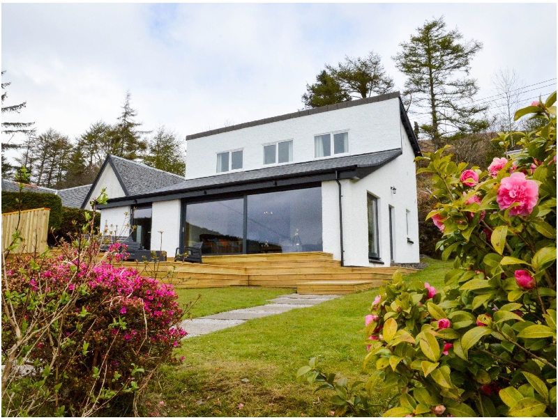 Click here for more about Grannda Mhor
